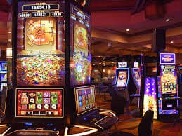 Dealer verification process showing card shuffle and setup at bola168 link